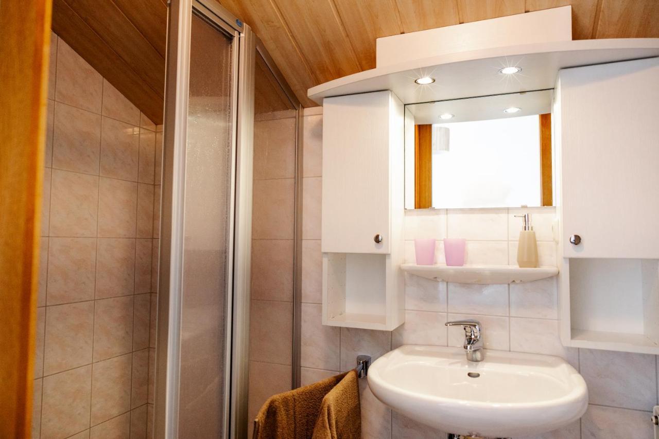 Haus Michaela Apartment Gschwandt  Ngoại thất bức ảnh